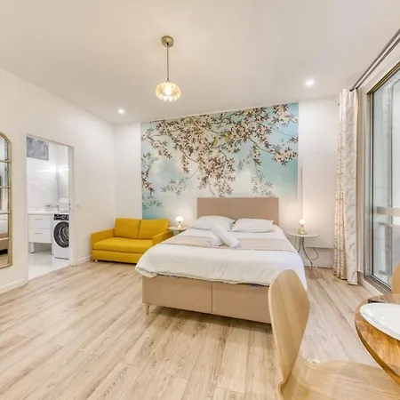 Large, Bright And Refined Studio,10 Min From Paris *