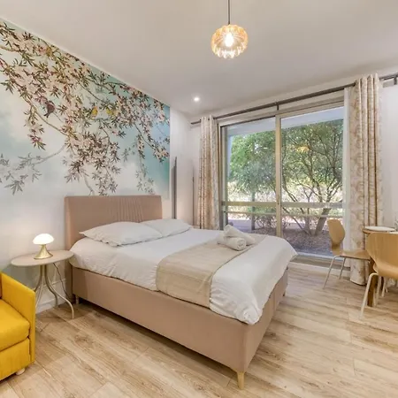 Large, Bright And Refined Studio,10 Min From Paris *